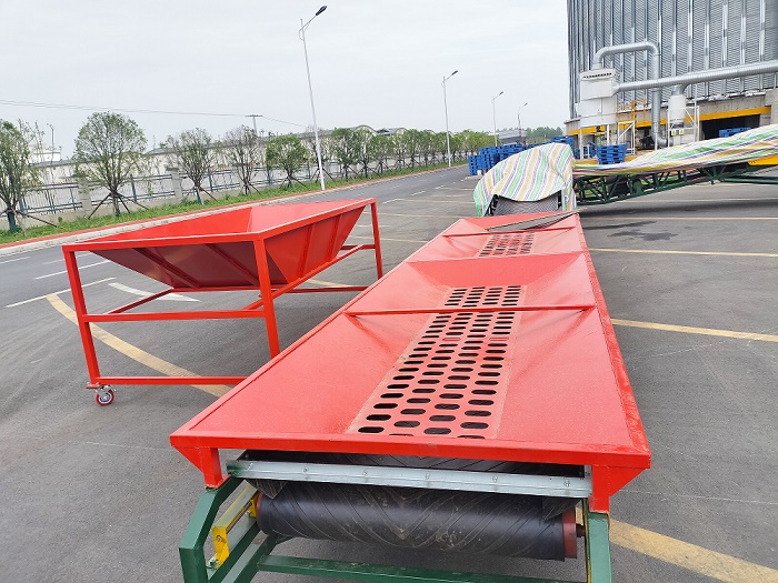 移動(dòng)式輸送機(jī)